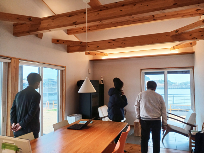 SHARES③