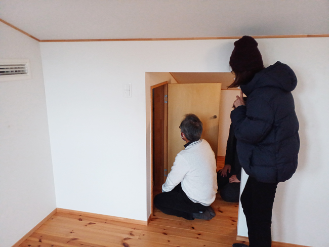 SHARES④